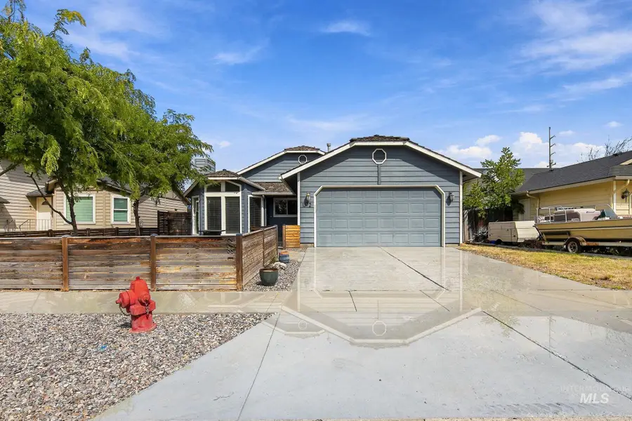 1372 W Crest Wood Dr, Meridian, ID 83642 - #3