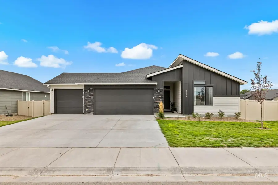 727 Morrow St, Mountain Home, ID 83647 - #2