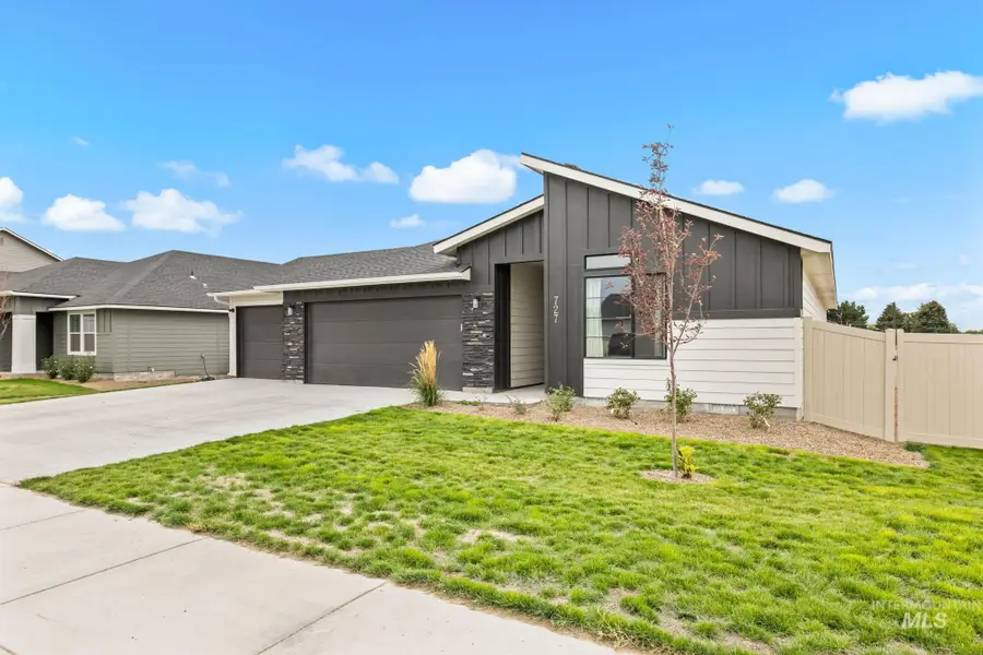 727 Morrow St, Mountain Home, ID 83647 - #3