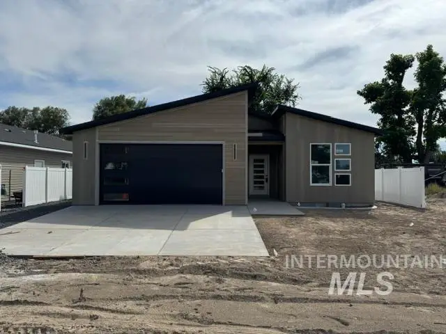 929 Aiken Ave, Buhl, ID 83316 - #1