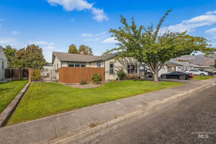 1220 4th St, Clarkston, WA 99403 - #3
