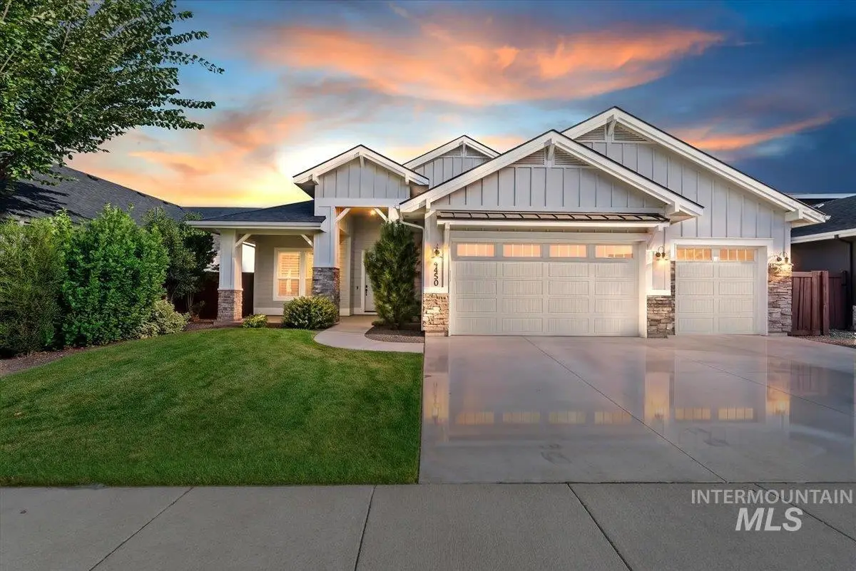 4450 W Lost Rapids Dr, Meridian, ID 83646 - #1