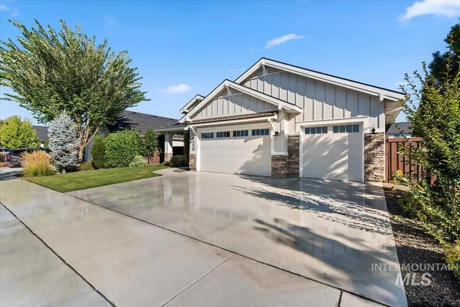 4450 W Lost Rapids Dr, Meridian, ID 83646 - #3