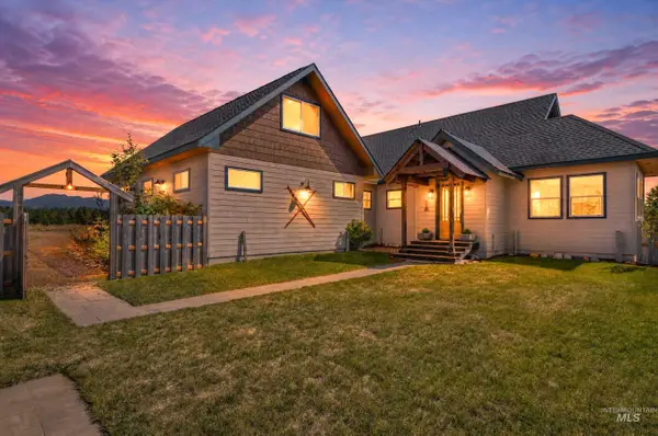 59 Salmon Loop, Donnelly, ID 83615