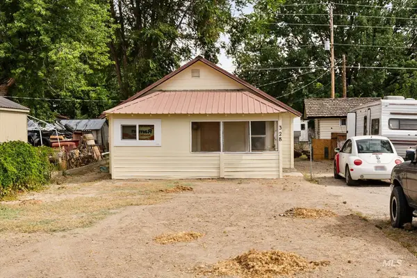 328 W Owyhee Ave, Homedale, ID 83628