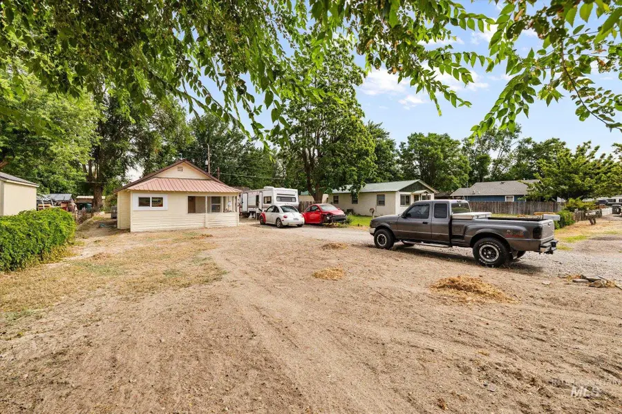 328 W Owyhee Ave, Homedale, ID 83628 - #2