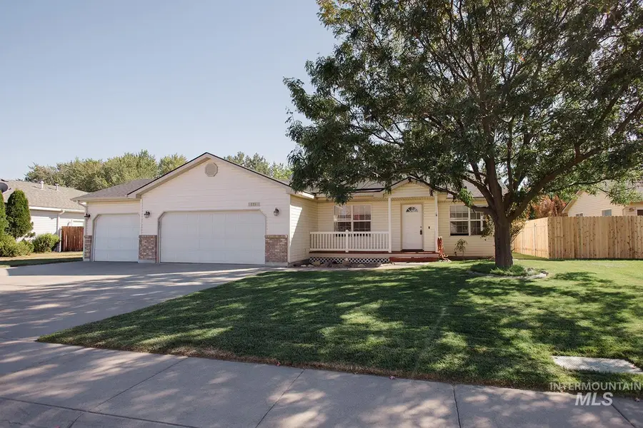 111 NE Victor Gust Dr, Mountain Home, ID 83647 - #3