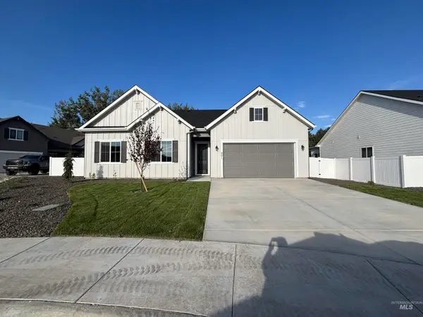 851 N Sevenoaks Ave, Eagle, ID 83616