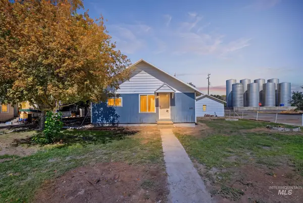 202 W Midway St, Filer, ID 83328