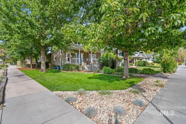 604 E 1st Street, Emmett, ID 83617