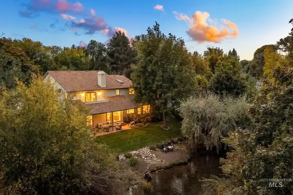 726 E Parkway Ct, Boise, ID 83706