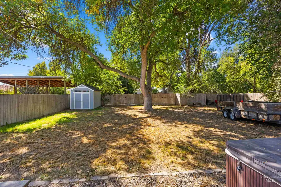 209 W Elm St, Caldwell, ID 83605 - #3