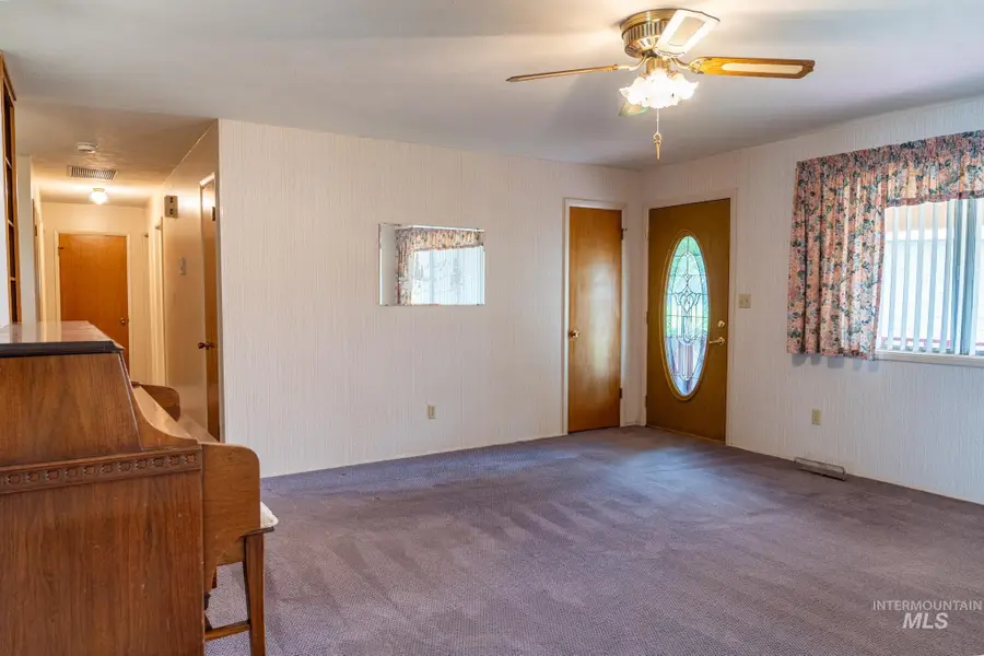 96 NW 12th Street, Ontario, OR 97914 - #2