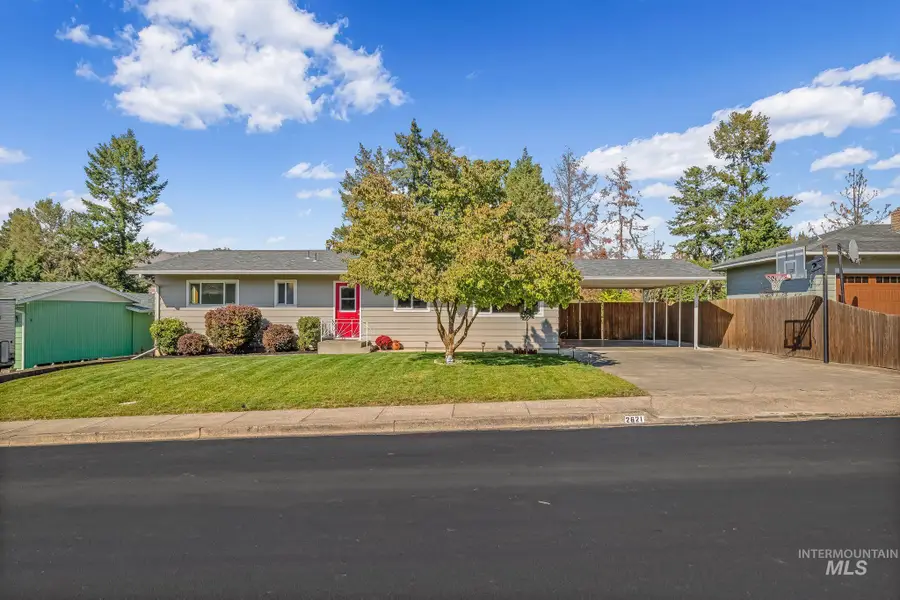 2621 Willow Dr., Lewiston, ID 83501 - #2