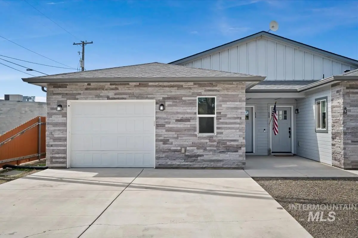 11 N 1st Street East, Homedale, ID 83628 - #1