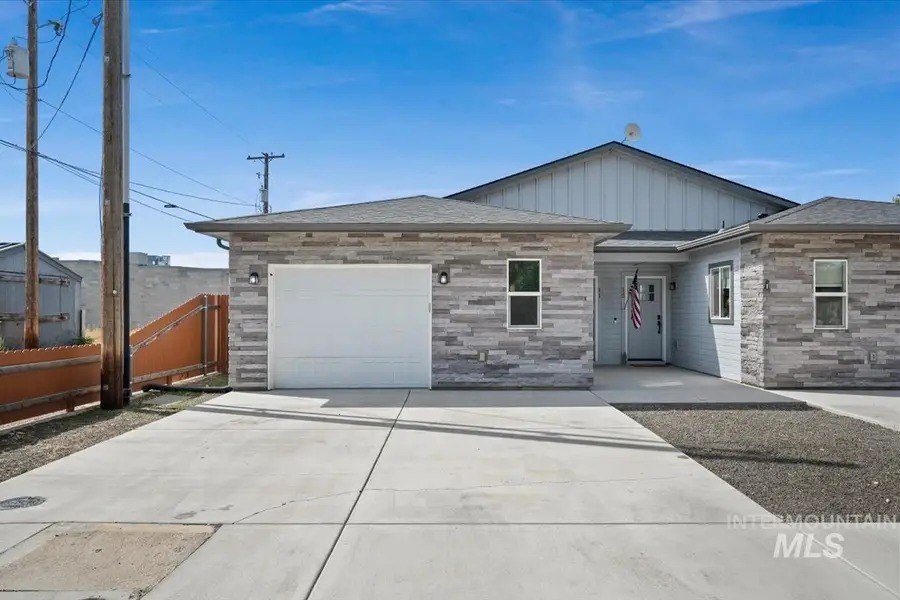 11 N 1st Street East, Homedale, ID 83628 - #3