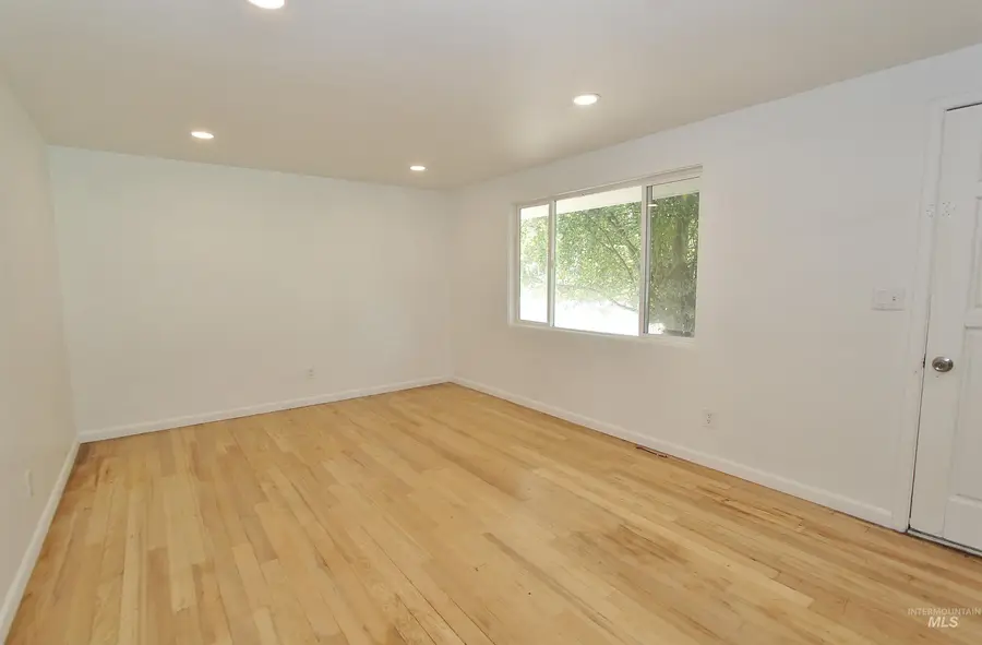 4026 N Christine St, Boise, ID 83704 - #2
