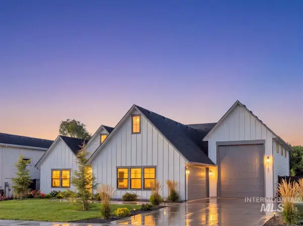 7168 E Chicken Hawk Loop, Nampa, ID 83686