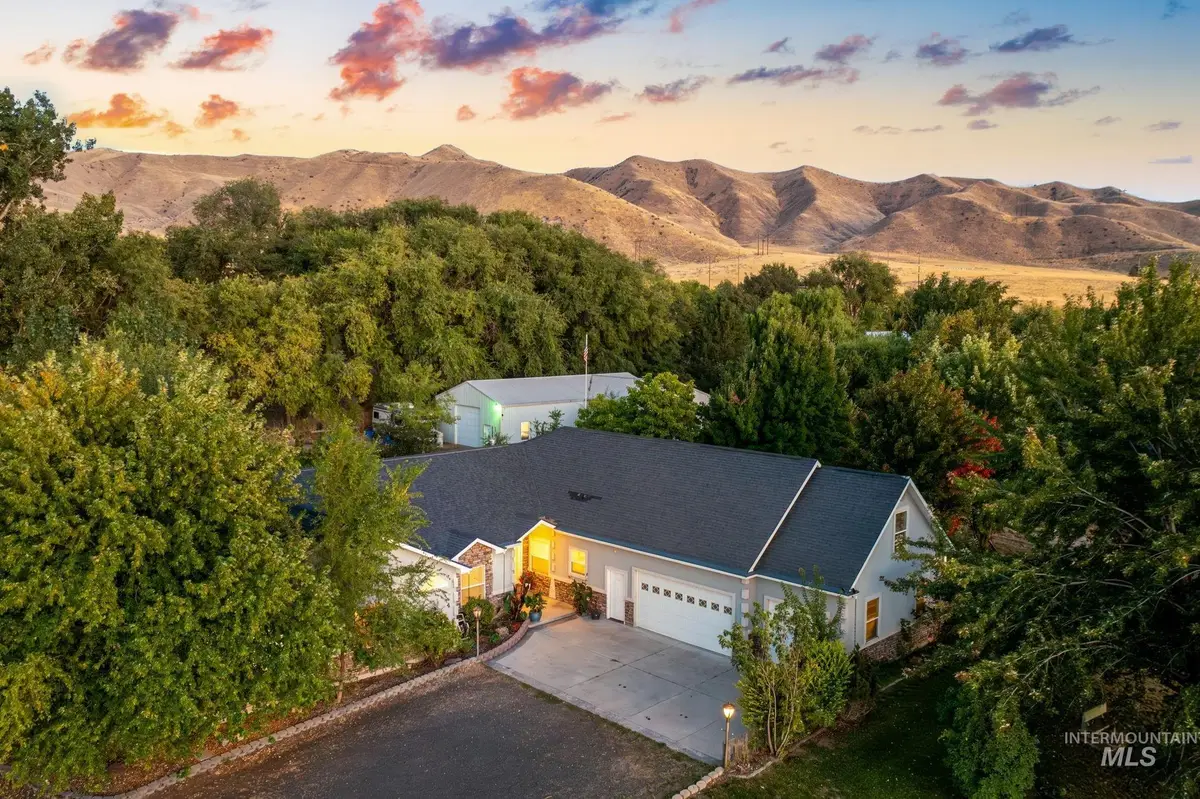 3163 E Locust St, Emmett, ID 83617 - #1