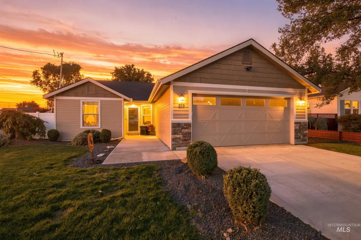 219 High Street, Nampa, ID 83651 - #1