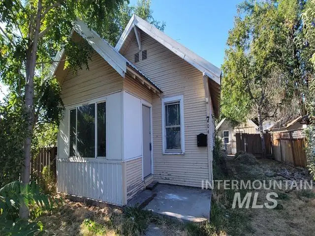 704 E Grove Ave, Parma, ID 83660 - #2