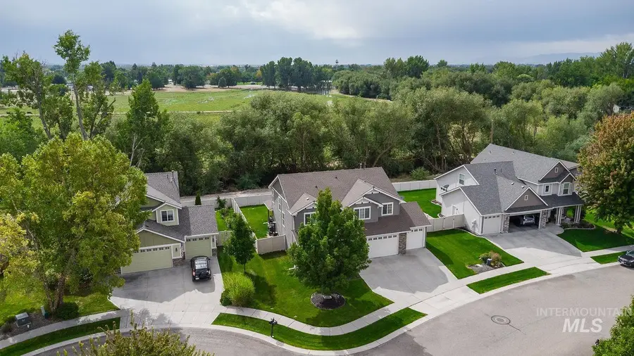 1030 N Powder River Dr, Middleton, ID 83644 - #2
