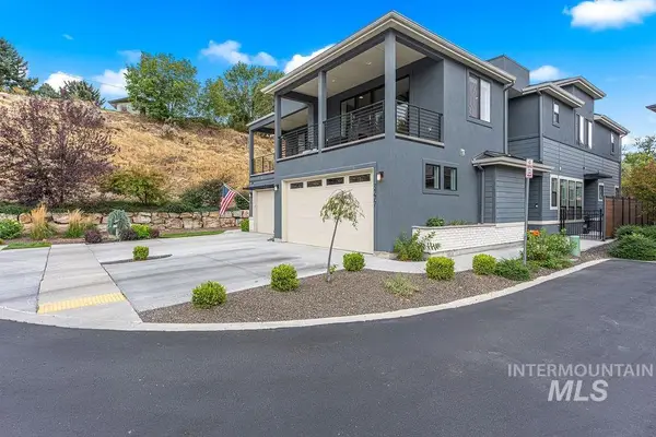 3277 S Sedgebrook Ln, Eagle, ID 83616