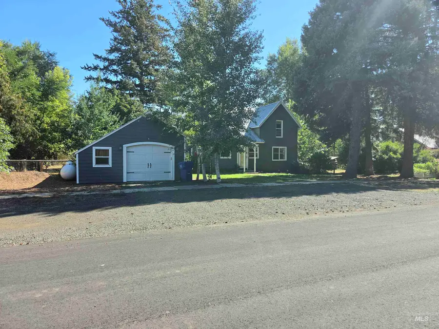 140 S 1st St, Cambridge, ID 83610 - #2