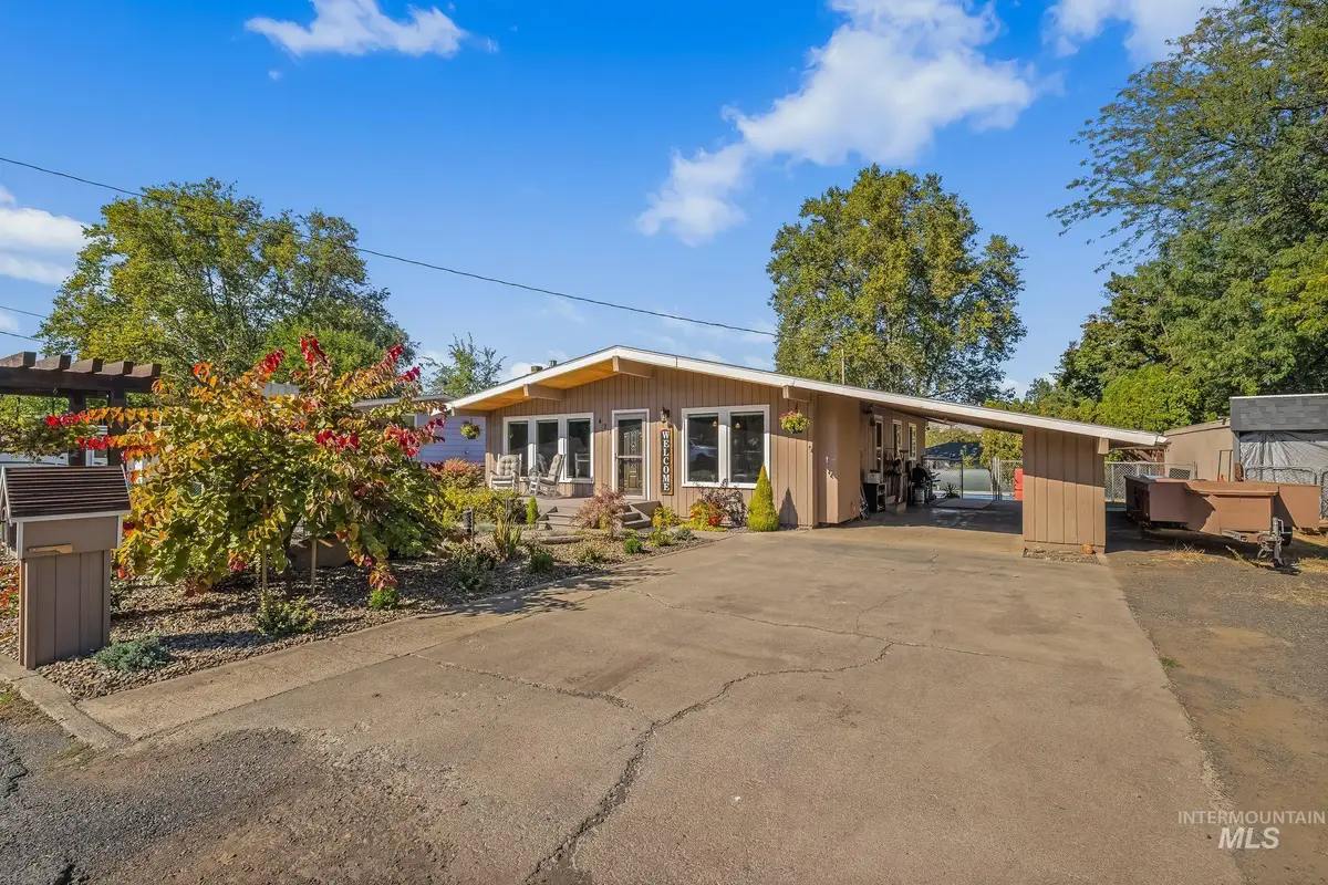 421 Park Drive, Lewiston, ID 83501 - #1