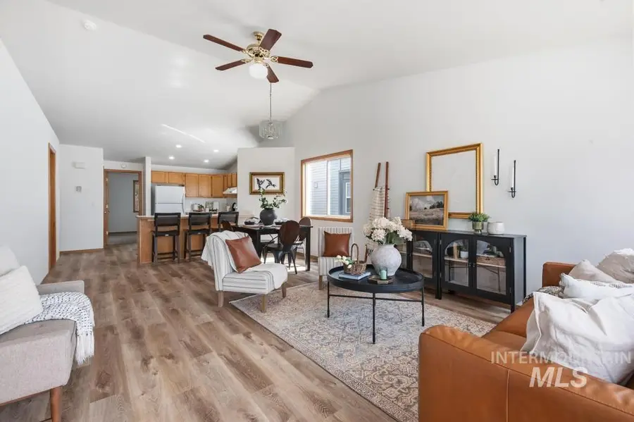 804 E Main St #6, Emmett, ID 83617 - #2