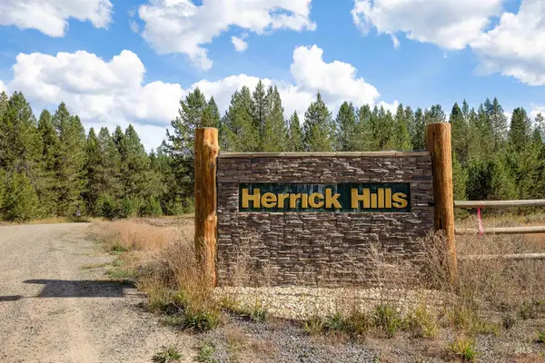 47 Coit Drive, Cascade, ID 83611