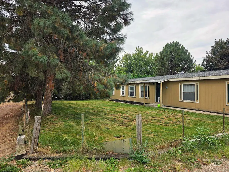 13821 Gary Ln, Caldwell, ID 83607 - #2