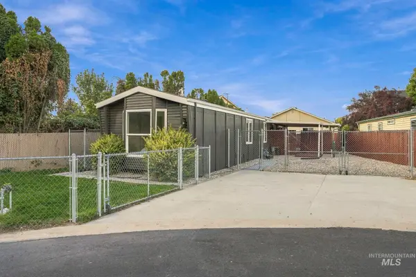 10128 W Greenleaf Ln, Boise, ID 83704