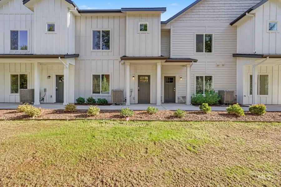 8287 W Latte Ln, Garden City, ID 83714 - #3