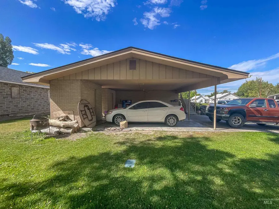 227 E 17th St, Burley, ID 83318 - #2