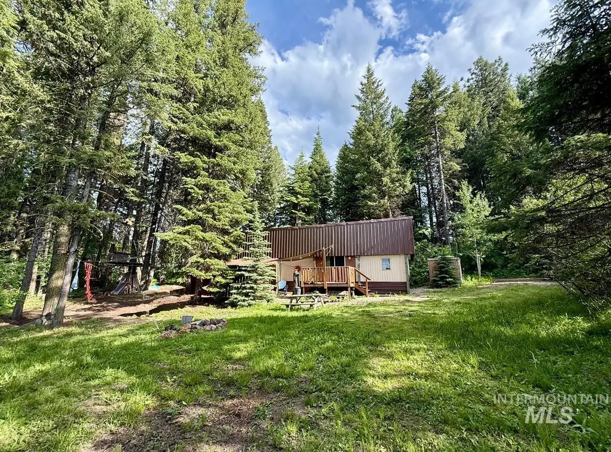 8 Kathleen Way, Cascade, ID 83611 - #1