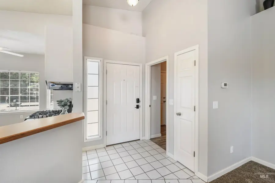 112 W Davenport Dr, Meridian, ID 83642 - #3