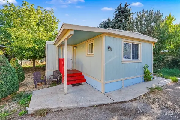 8674 W Irving Ln, Boise, ID 83704