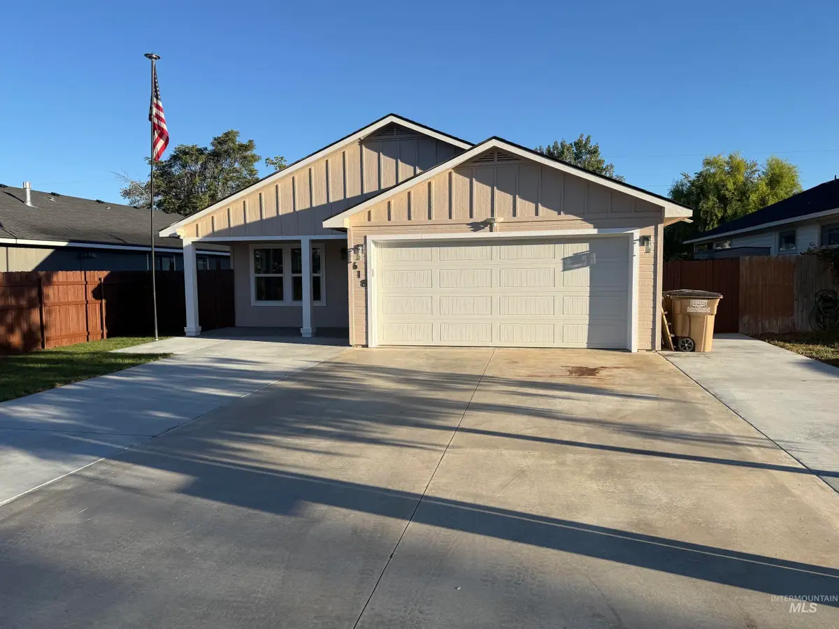 618 E 6th St, Emmett, ID 83617 - #1