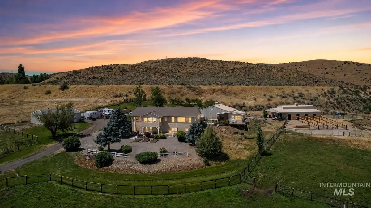 4255 Valley View Rd, Emmett, ID 83617 - #1