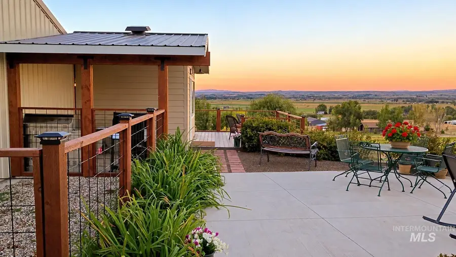 4255 Valley View Rd, Emmett, ID 83617 - #3