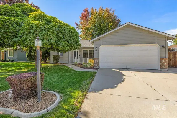 929 Pelican Way, Meridian, ID 83642