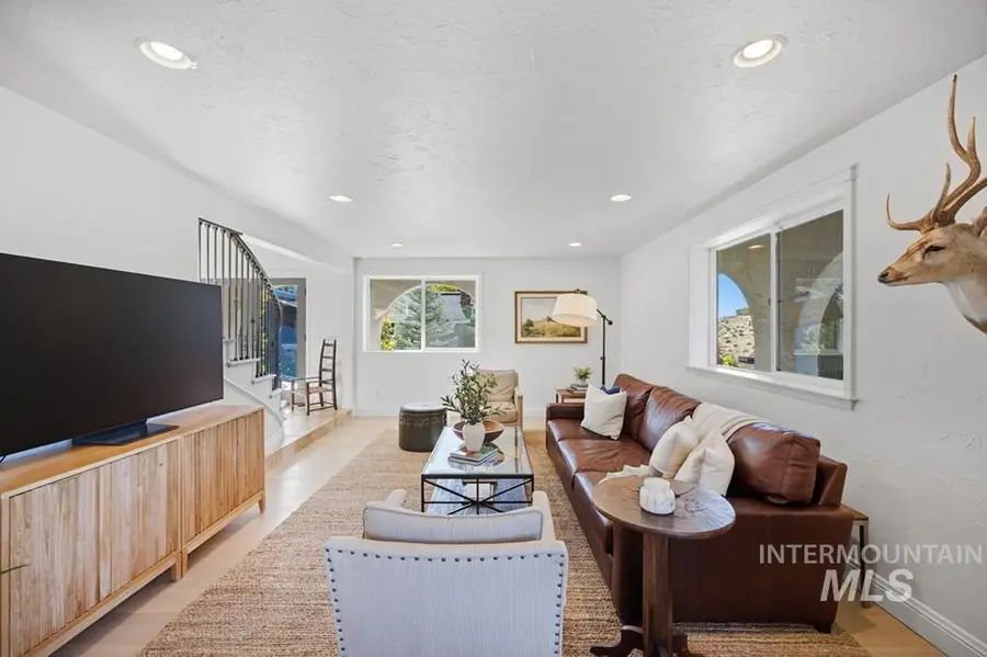 839 E Hearthstone Dr, Boise, ID 83702 - #2