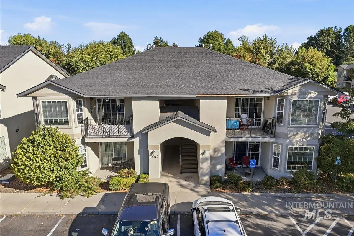 10042 W Garverdale Ln, Boise, ID 83704 - #1