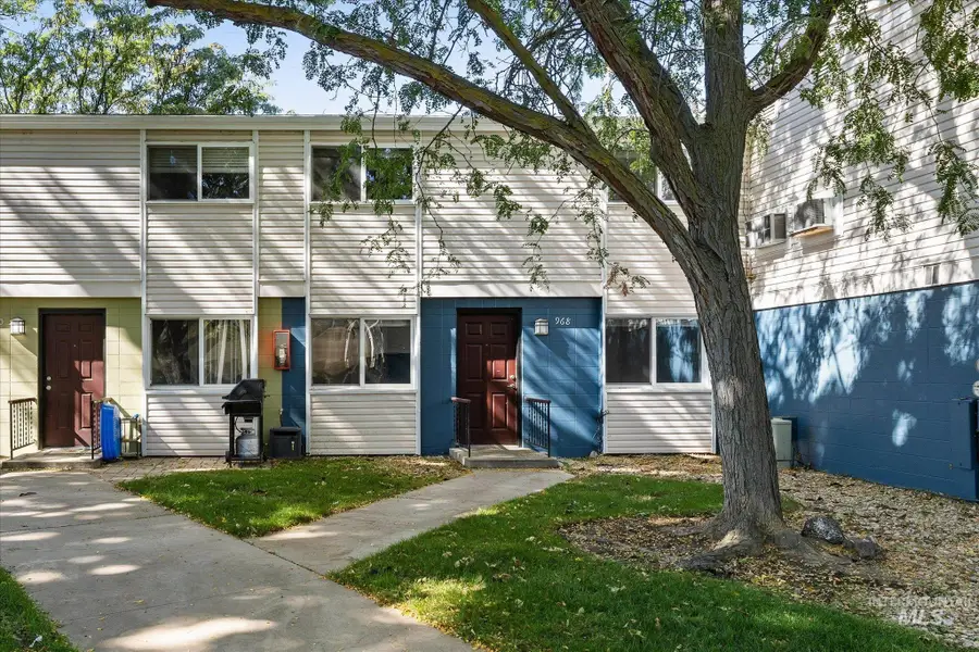 968 S Curtis Rd, Boise, ID 83705 - #3