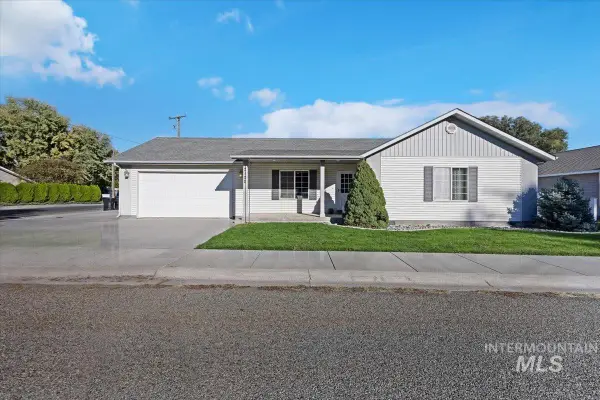 2122 Bitterbrush Ct, Gooding, ID 83330