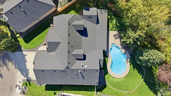 6201 N Cape Arago Place, Garden City, ID 83714