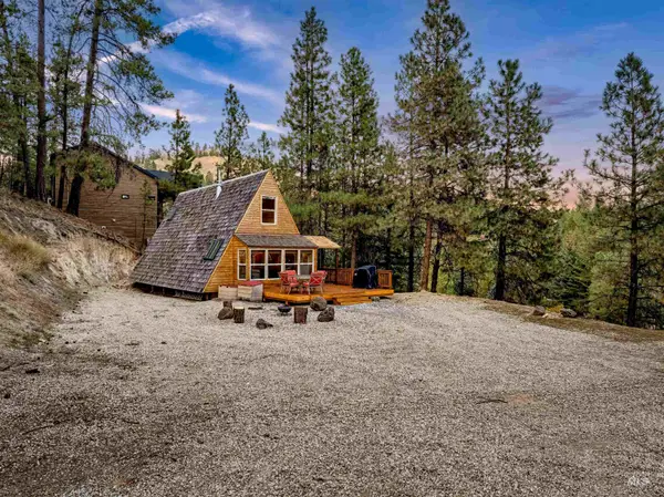 60 Wilderness Ranch Rd, Boise, ID 83716