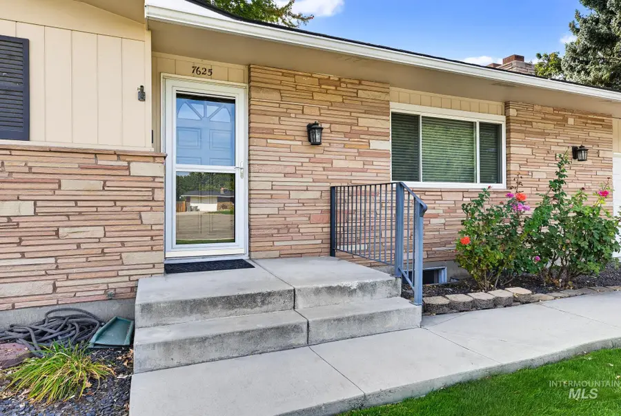 7625 W Cherrywood Dr, Boise, ID 83704 - #2