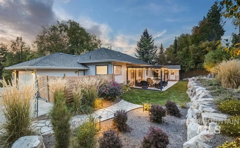 1064 W Parkhill Dr, Boise, ID 83702 - #1